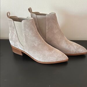 Marc Fisher Leather Gray Booties